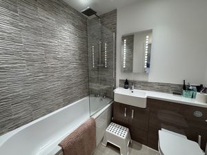 FAMILY BATHROOM- click for photo gallery